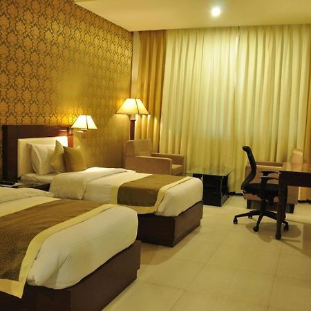 Hotel Devashish Haldwāni Dış mekan fotoğraf