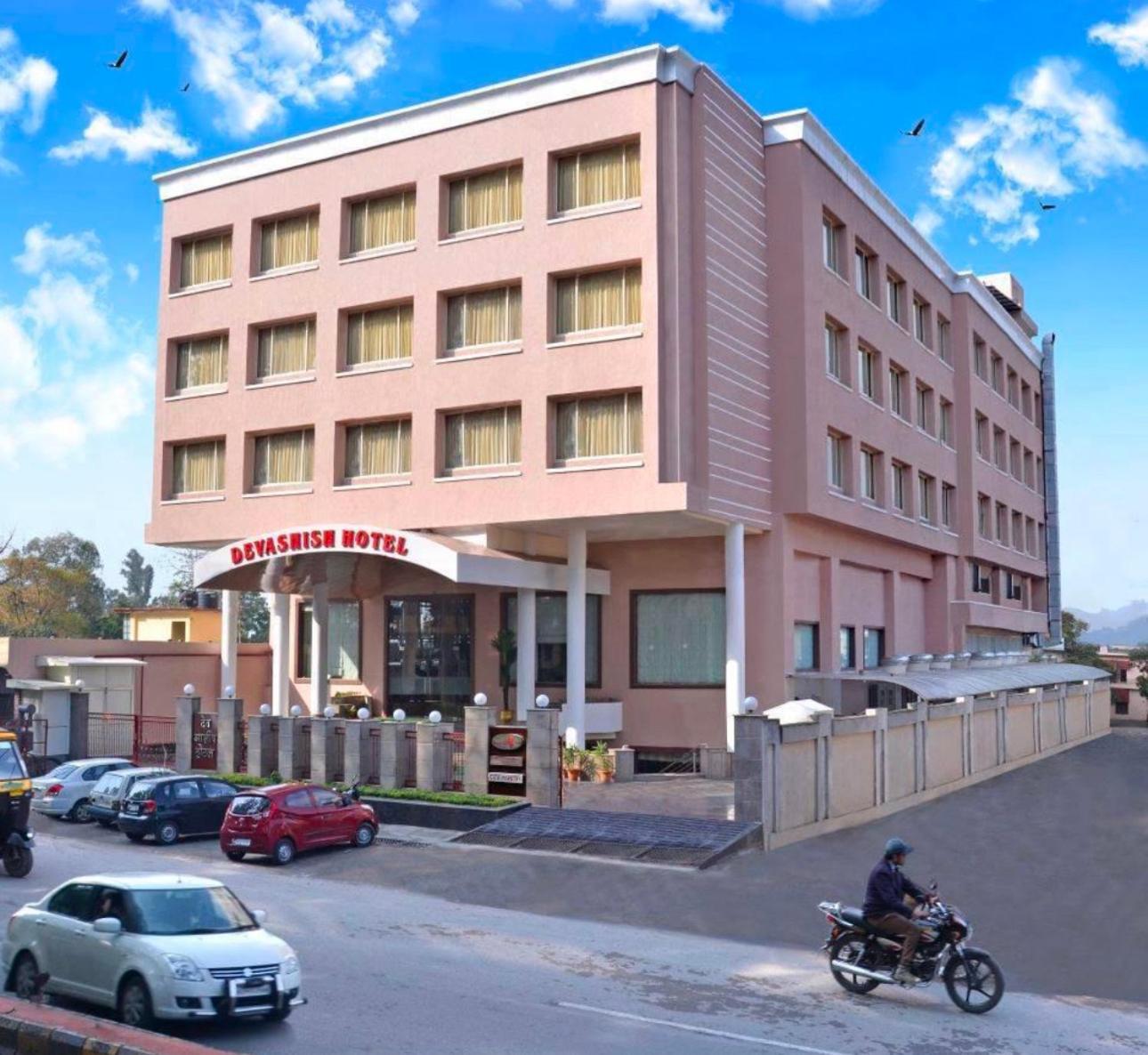 Hotel Devashish Haldwāni Dış mekan fotoğraf