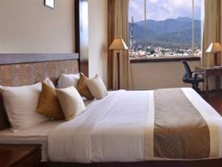 Hotel Devashish Haldwāni Dış mekan fotoğraf